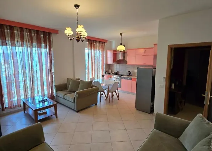 Lavandula Of Church アパート ティラナ